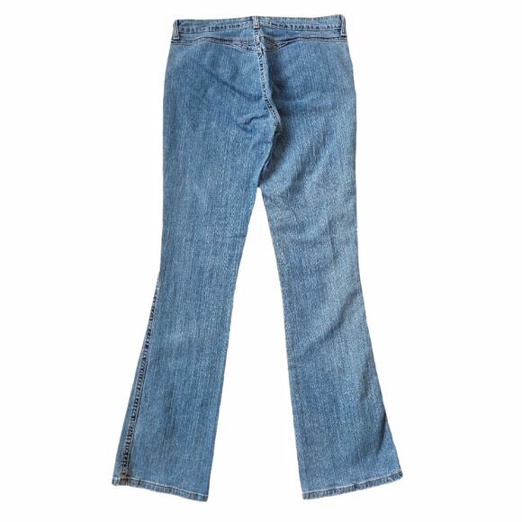 Wrangler Ultra Low Rise Stretch Boot Leg Flare Jeans Size 9/10 Bohemian Denim - Picture 2 of 11